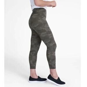 Spanx Look At Me Now Leggings Seamless Cropped Green Camo Size XL